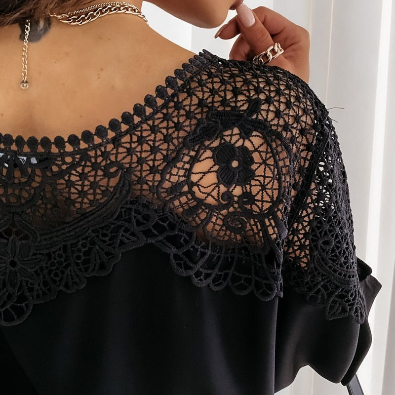 Blusa Feminina Elegante com Detalhes em Renda