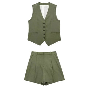 Moderna Maevy - Conjunto Feminino Alfaiataria Short e Colete Verde Militar em Linho