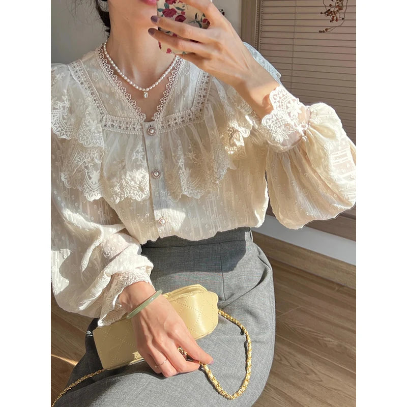 Blusa Feminina Manga Longa Babado e Renda Moderna Vintage