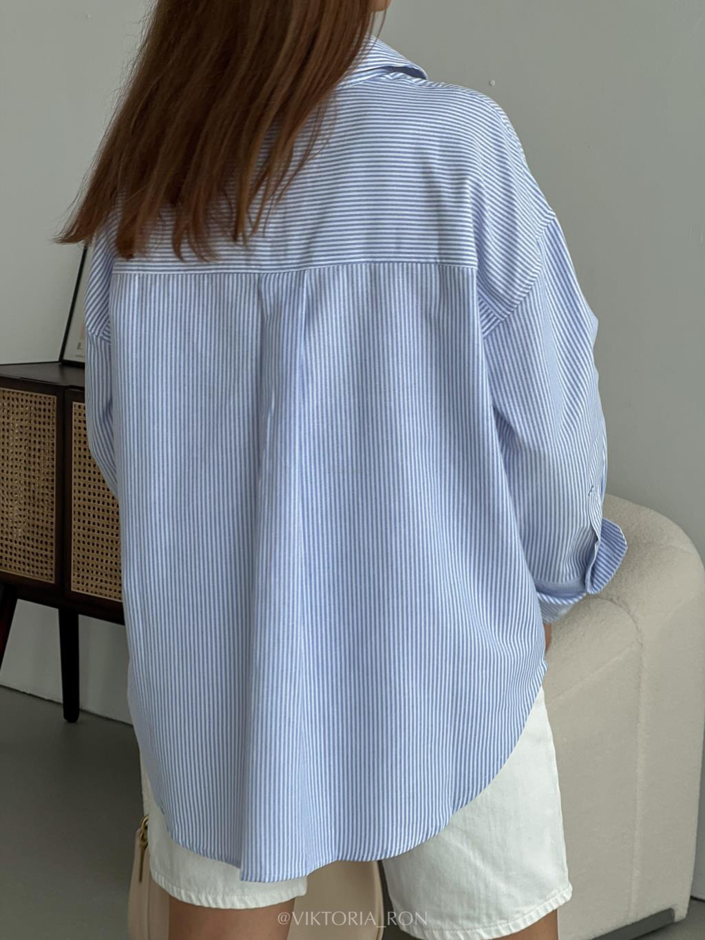 Camisa Feminina Manga Longa Listrada Azul e Branco Oversized