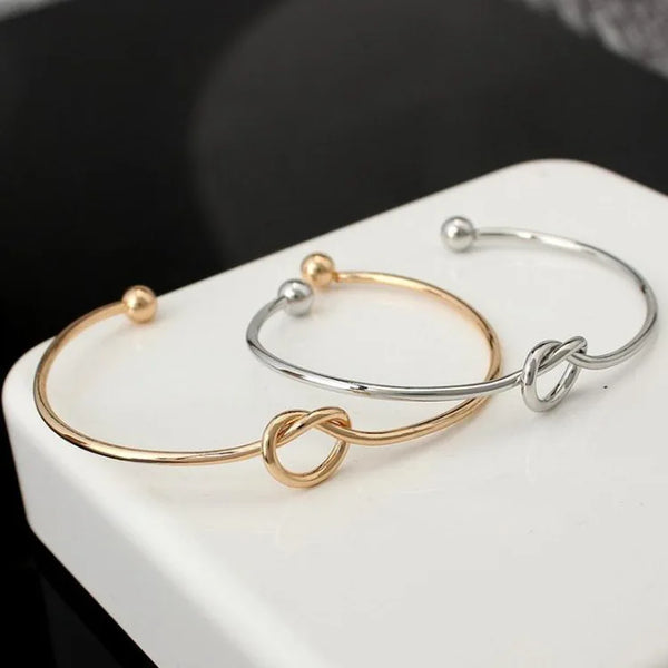 Bracelete Aberto com Nó Banhado em Ouro Moderna Helô