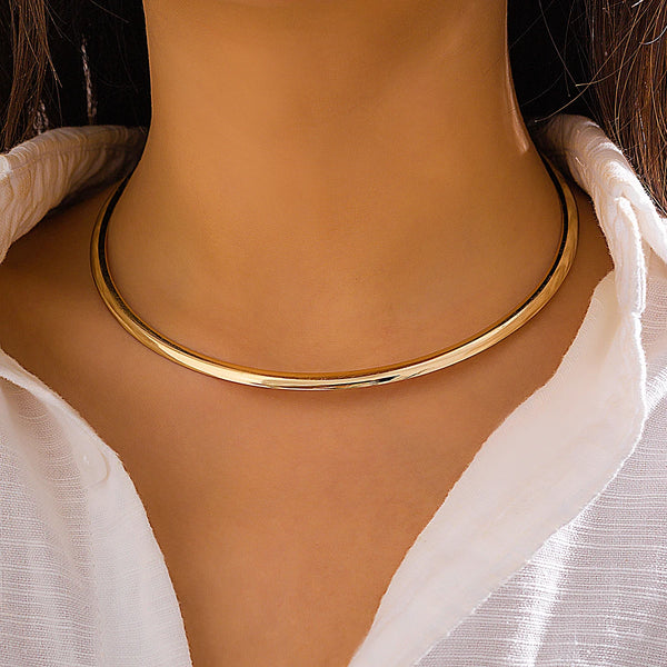 Colar Gargantilha Minimalista Banhado a Ouro Moderna Cora